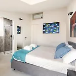 Luxury Elegant Penthouse 2 Bedrooms, 2 Bathrooms
