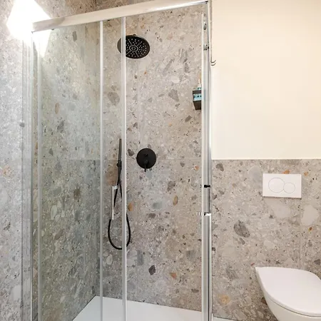 Luxury Elegant Penthouse 2 Bedrooms, 2 Bathrooms * Mediolan