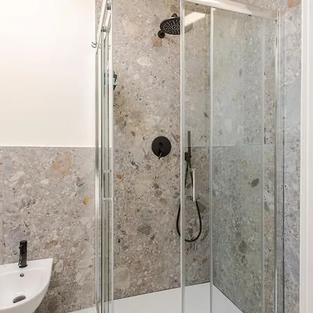 Luxury Elegant Penthouse 2 Bedrooms, 2 Bathrooms Apartament