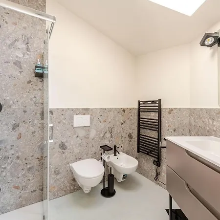 Luxury Elegant Penthouse 2 Bedrooms, 2 Bathrooms Apartament *